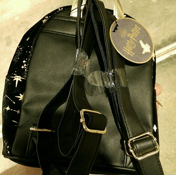 Harry Potter Velvet Deathly Hallows Backbag - Picture 5 of 8